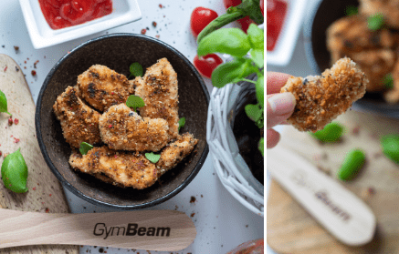 Fitnessrezept: Saftige Hühnernuggets überzogen mit frischen Kräutern und Parmesan